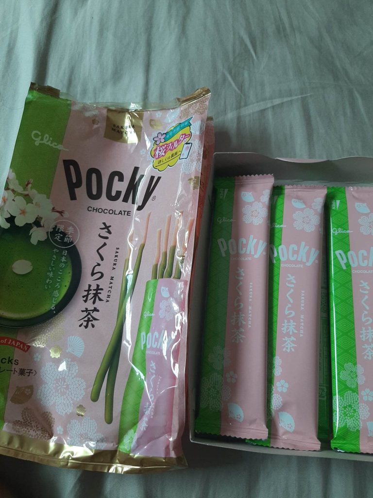 Sugoi mart Pocky Sakura Matcha box